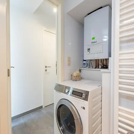 Sunny With Open Terrace Apartment *